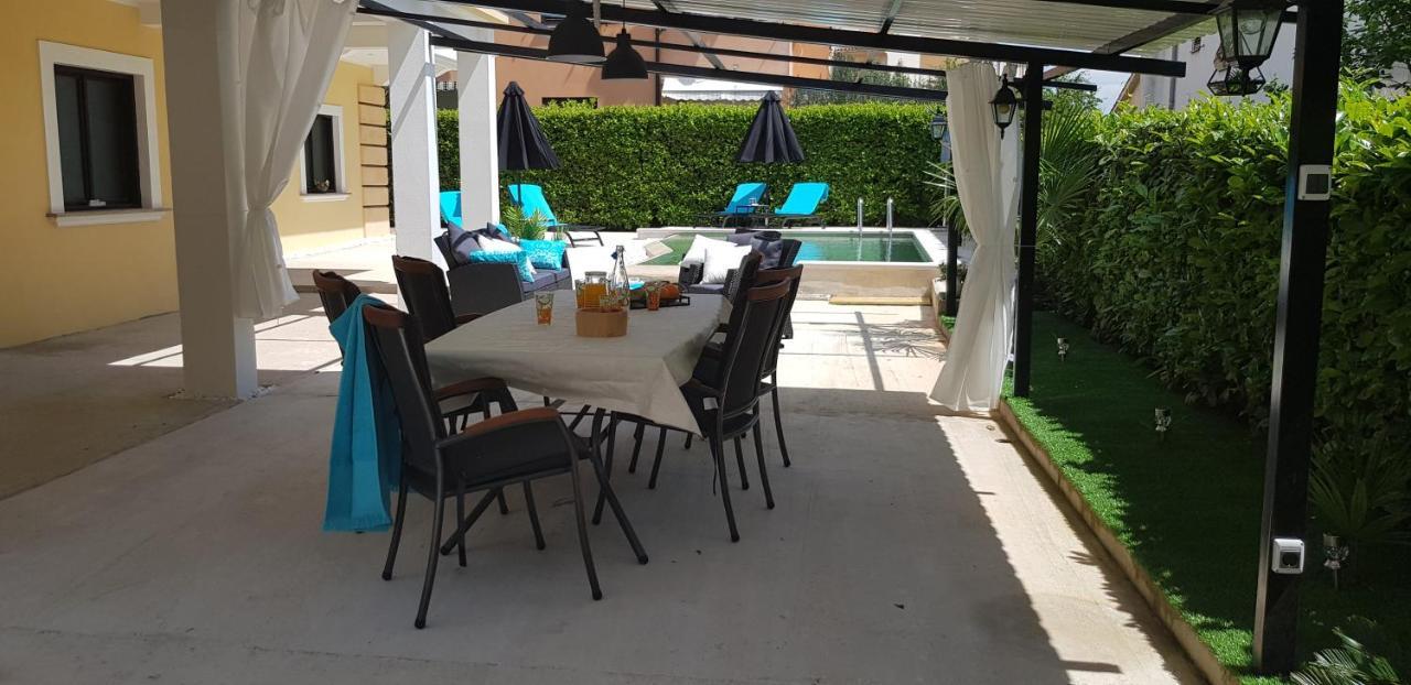Apartmens Alenka โรวีน ภายนอก รูปภาพ